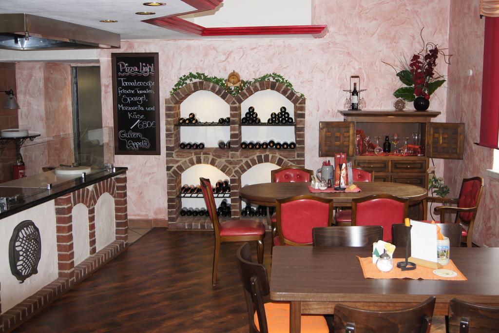 Hotel "Drei Rosen" Ohg Regina & Hans - Peter Fassbinder Leinefelde-Worbis المظهر الخارجي الصورة