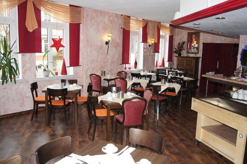 Hotel "Drei Rosen" Ohg Regina & Hans - Peter Fassbinder Leinefelde-Worbis المظهر الخارجي الصورة